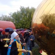Митр.НИКОН освятил купол и крест строящегося Никольского собора г. Белорецка